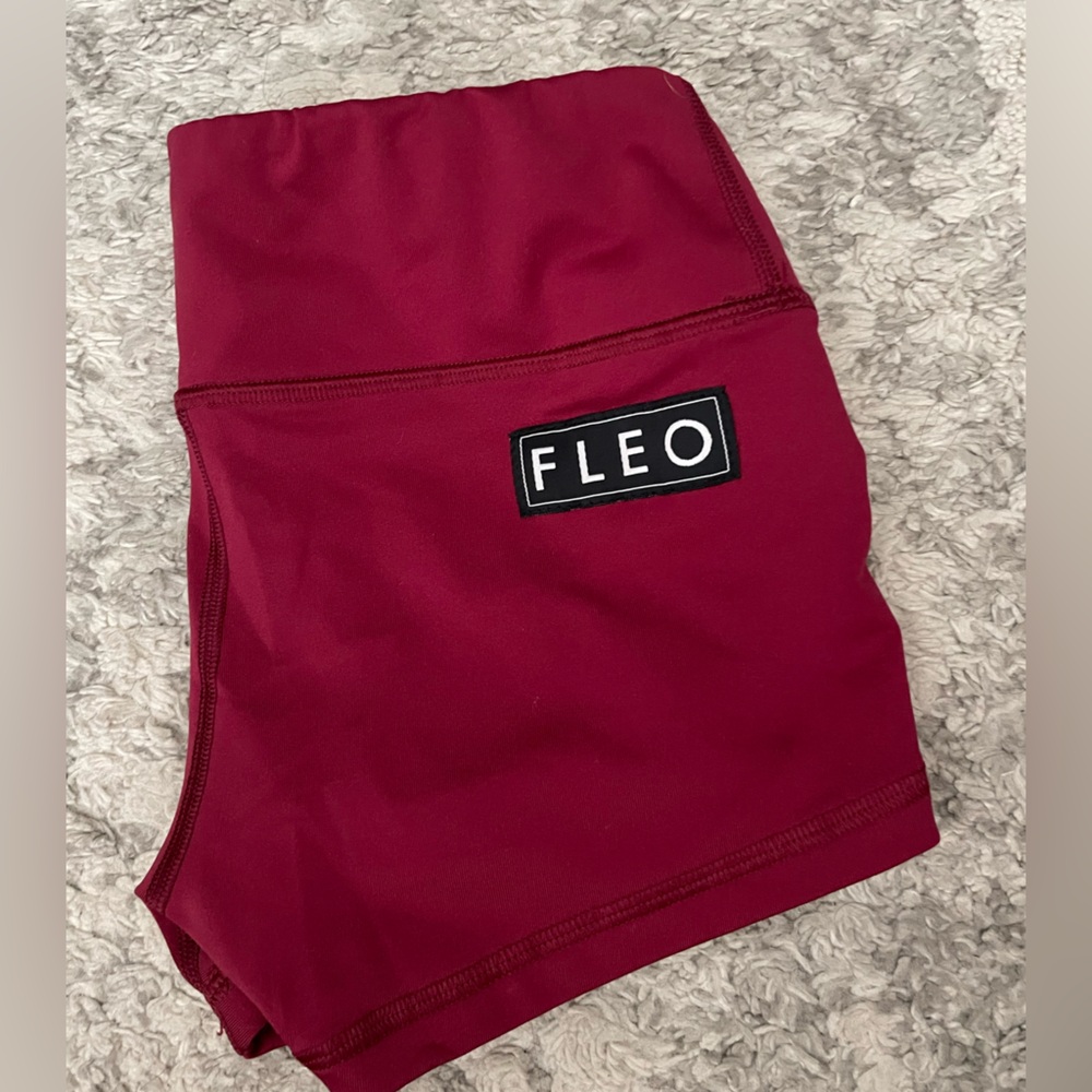 Fleo shorts size XS 2.5”